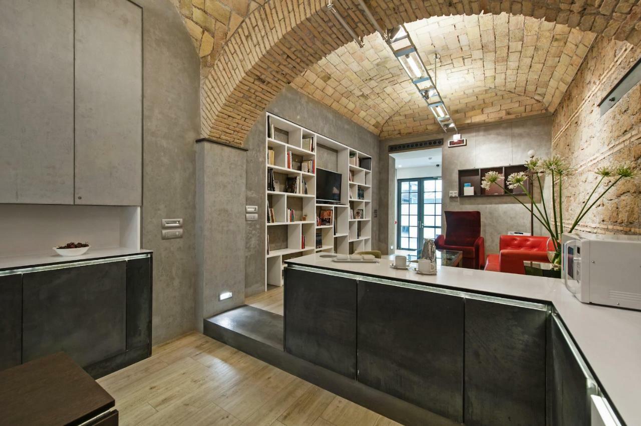Loft - New Rest House * Rom